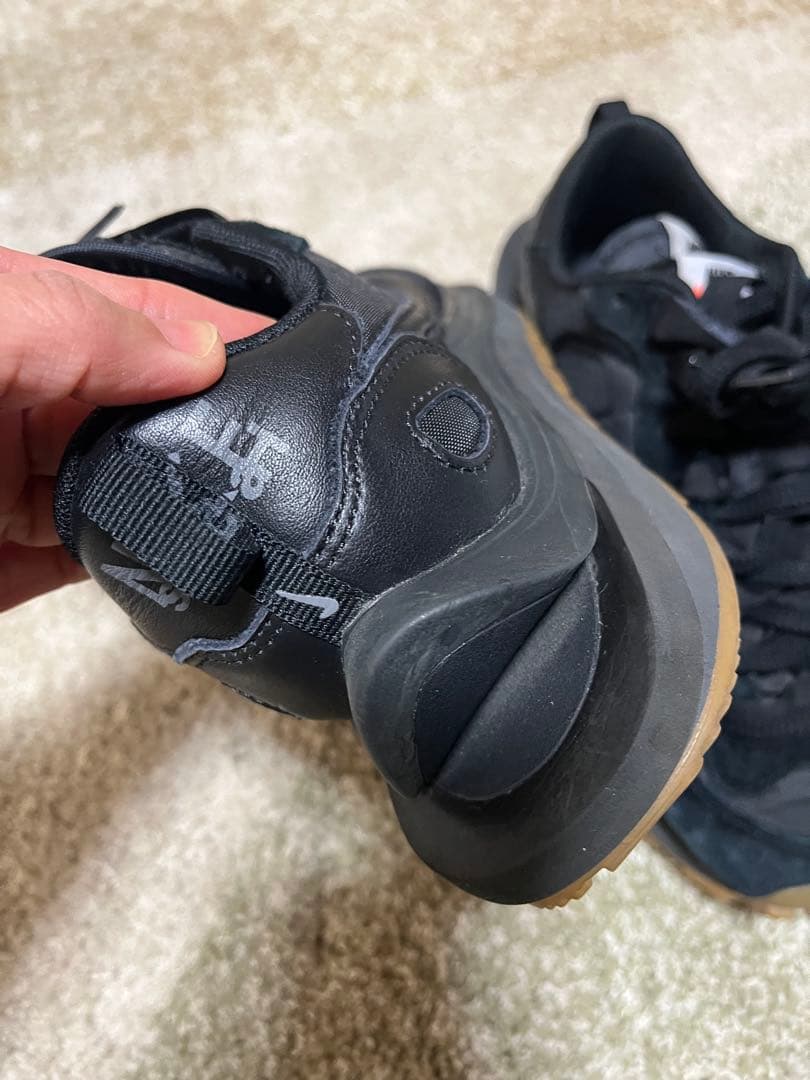 Sacaiㄨnikeブラック スニーカー