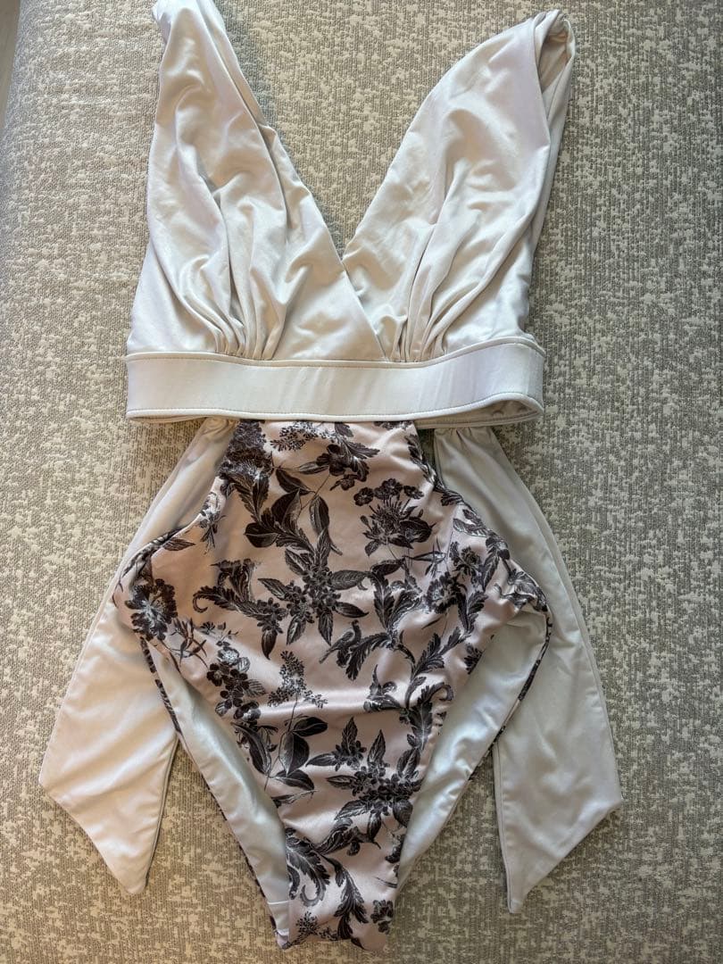 eimy istoire カッティングドレープワンピース 水着