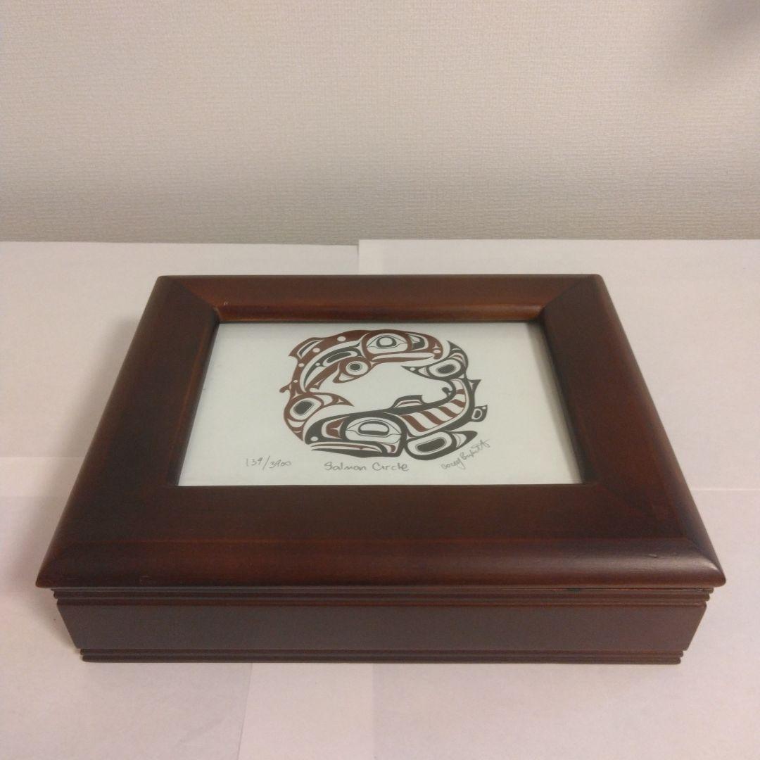 アートワーク付きダークブラウンアクセサリーケース