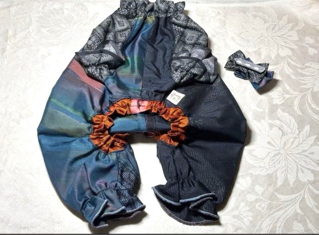 着物リメイク　大島紬　パッチワーク　ハンドメイド犬服　シルク　ロンパース