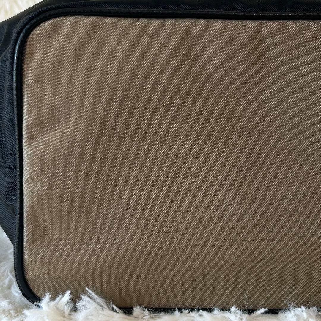 FURLA PIUMA フルラ　ピューマ　ショルダー　M ナイロンバッグ　黒