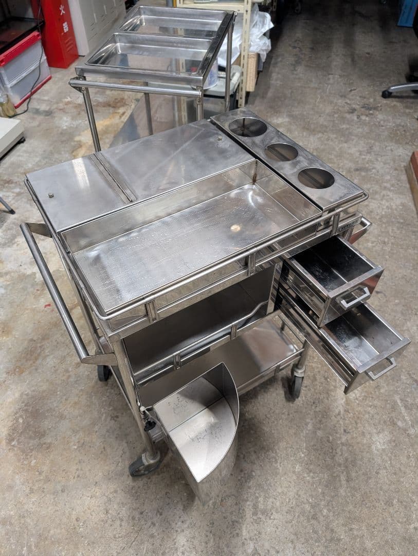 ステンレス製 医療用回診車 キャスター付作業台