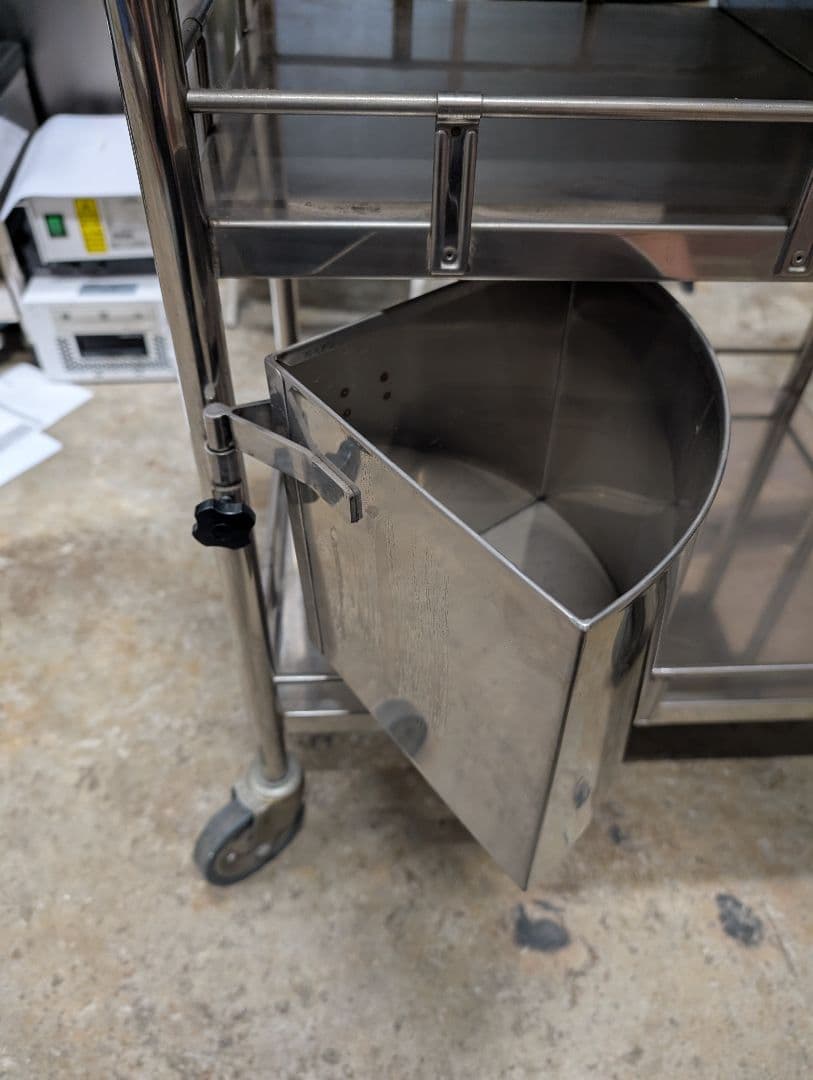 ステンレス製 医療用回診車 キャスター付作業台