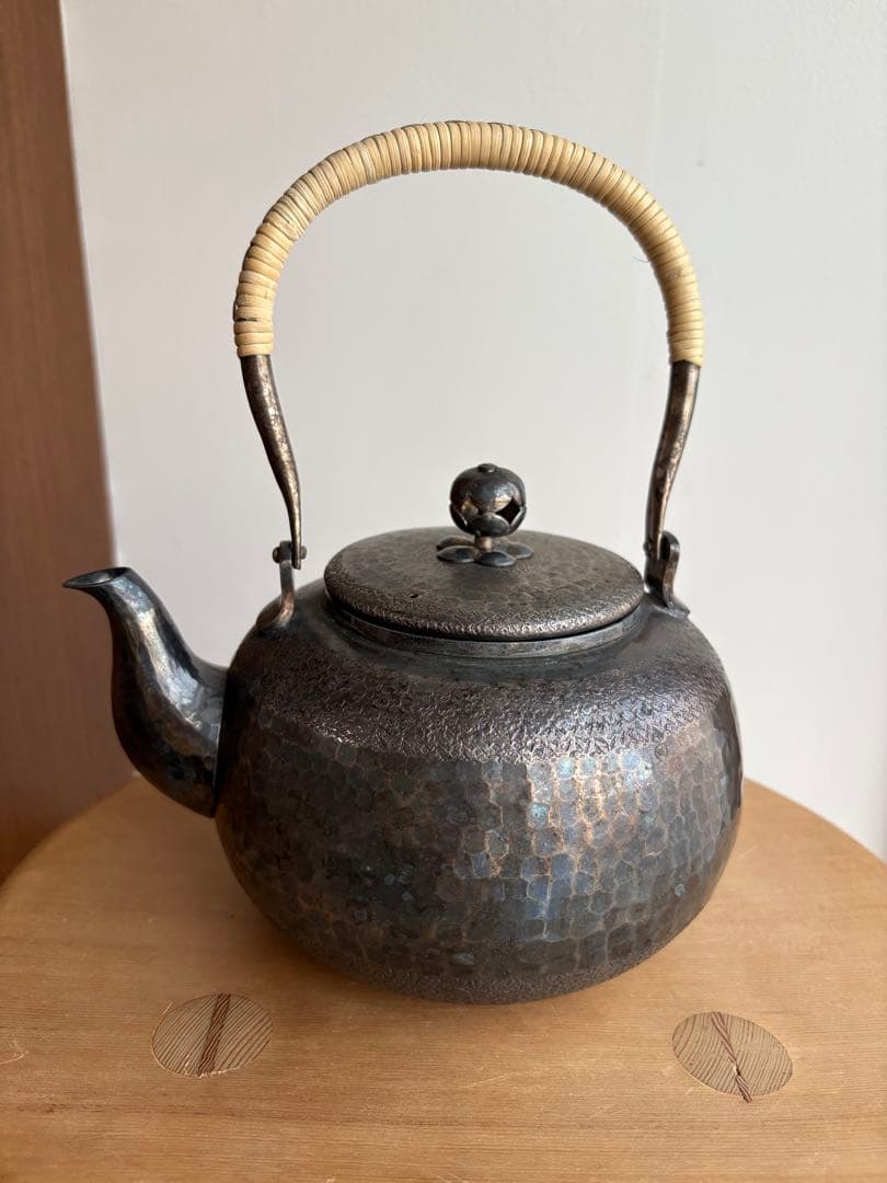 鉄製ハンマード鉄瓶　銀川堂