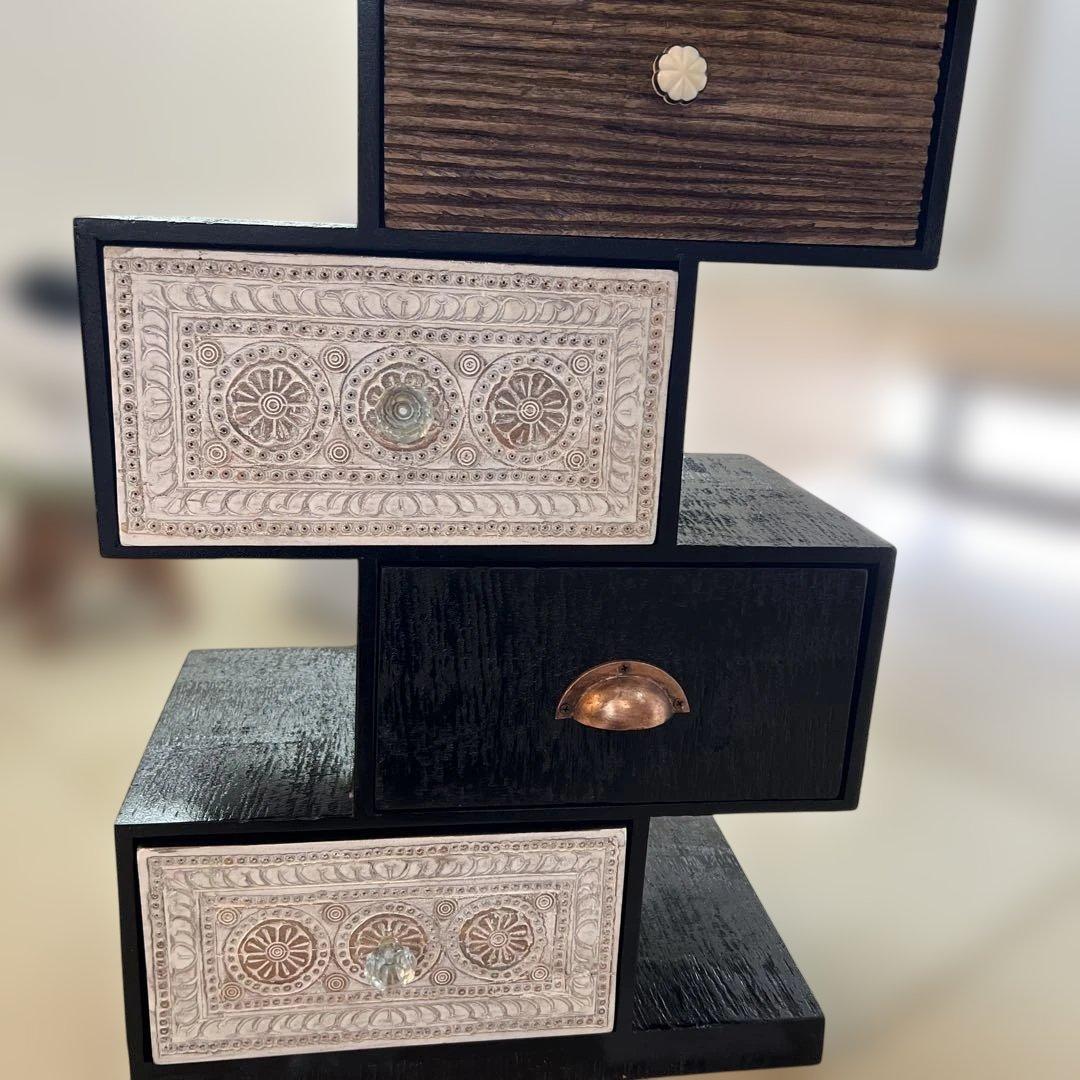 む*う様 KARE フィンカジグザグキャビネット