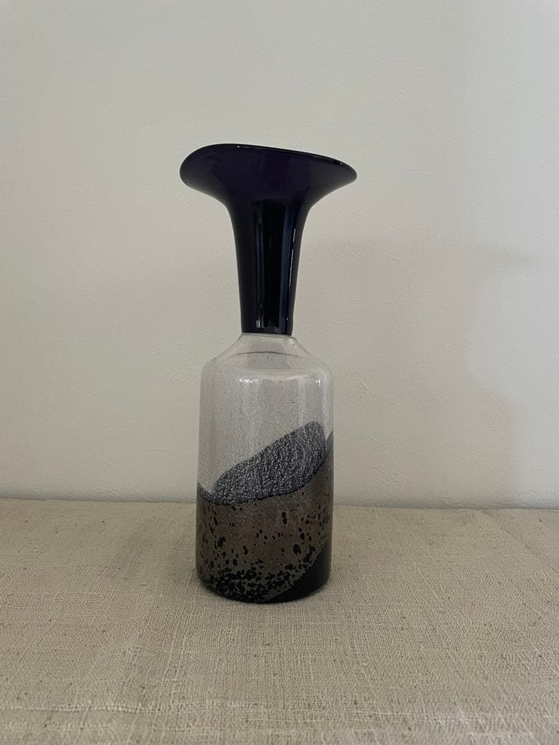 沖縄作家　ガラス花瓶