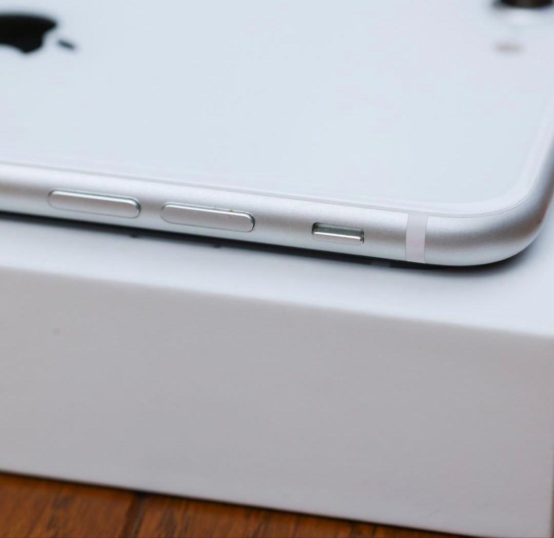 iPhone SE 第2世代 64GB SIMフリー ホワイト