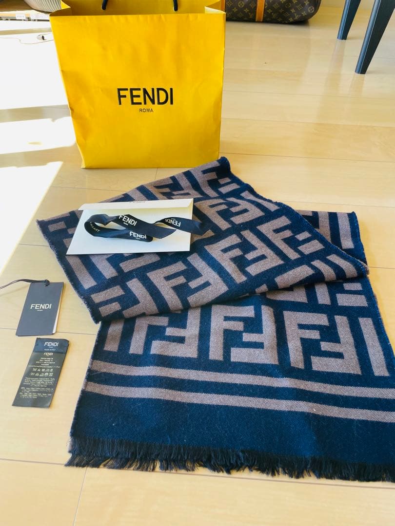 FENDI ウールマフラー ネイビー/ベージュ