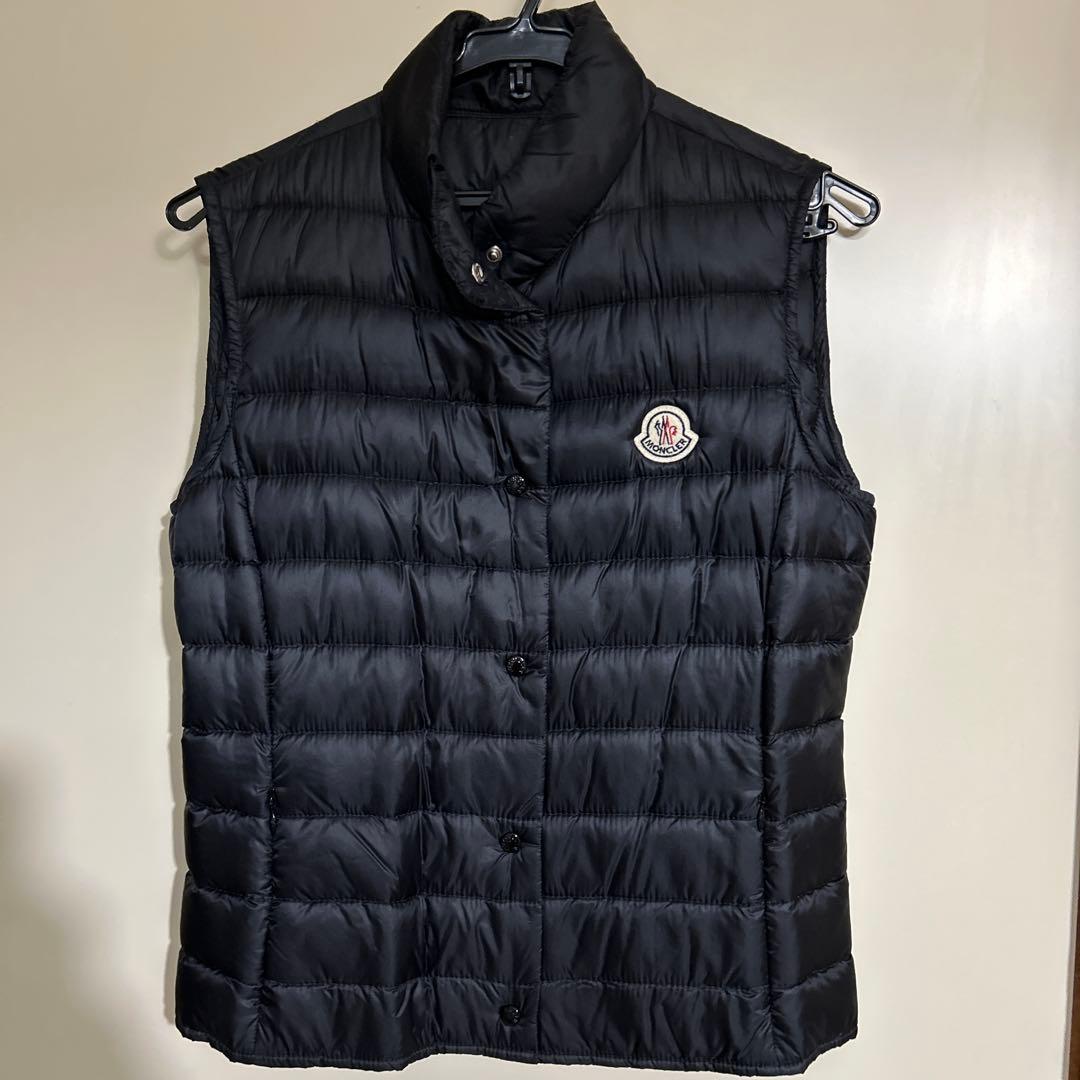 モンクレール　ダウンベスト　０