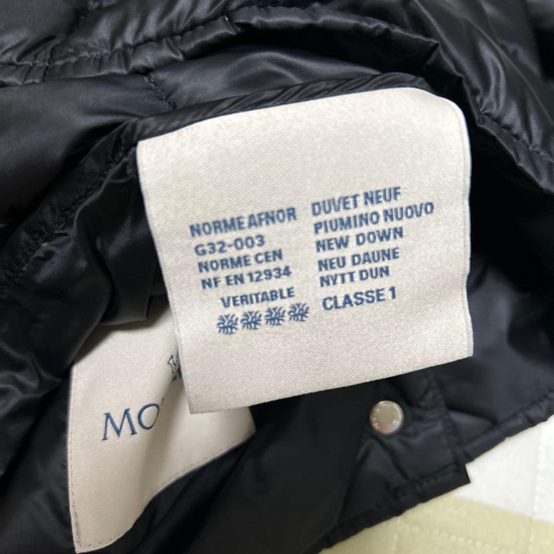 モンクレール　ダウンベスト　０