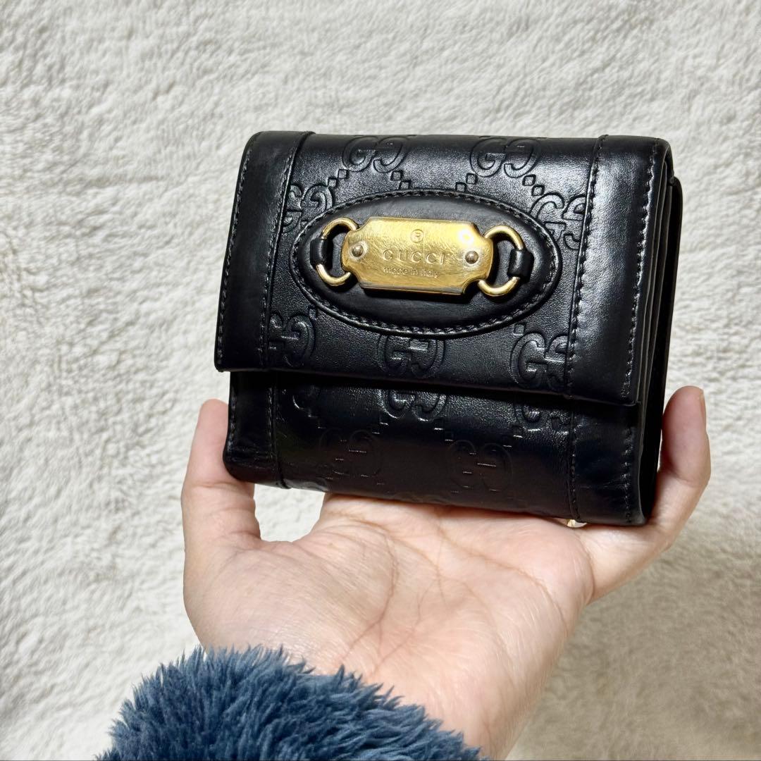 GUCCI グッチ　２つ折り財布　ダブルホック　ブラック　GGロゴ