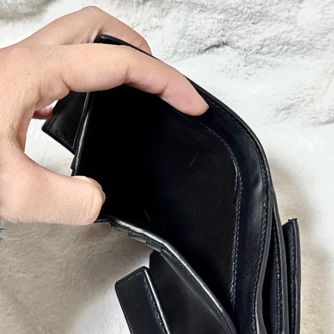 GUCCI グッチ　２つ折り財布　ダブルホック　ブラック　GGロゴ