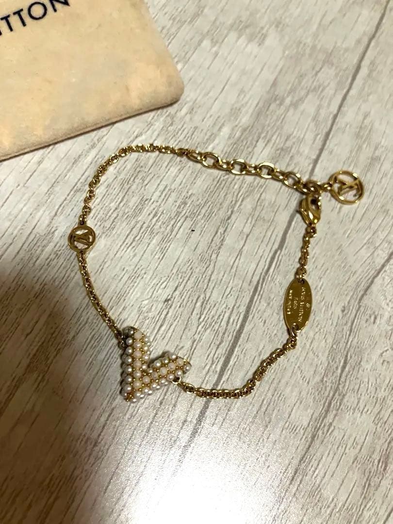 Louis Vuitton✨ エセンシャルV字パールブレスレット　美品