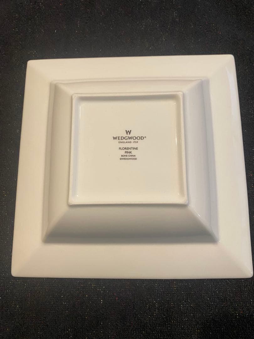 【美品 希少 廃番】WEGDWOOD フロレンティーン ピンク スクエアプレート