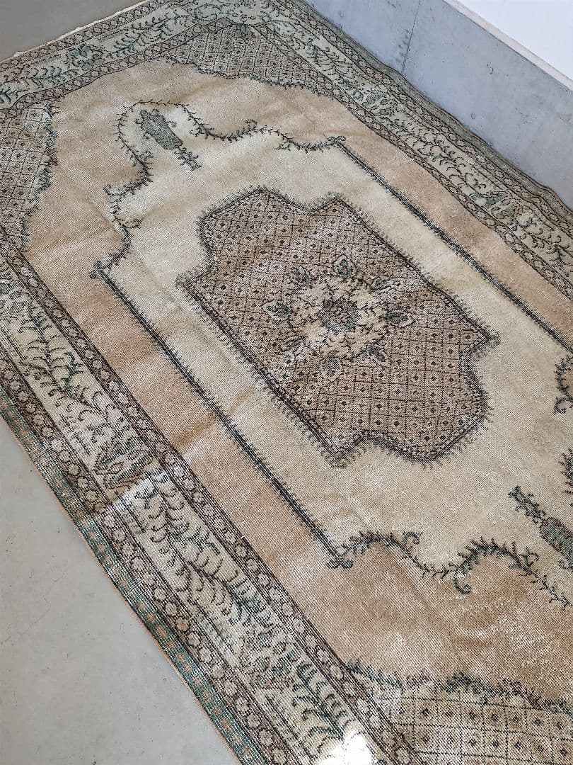 【konoha】大判/くすみベージュとクリームのトルコラグ No.715