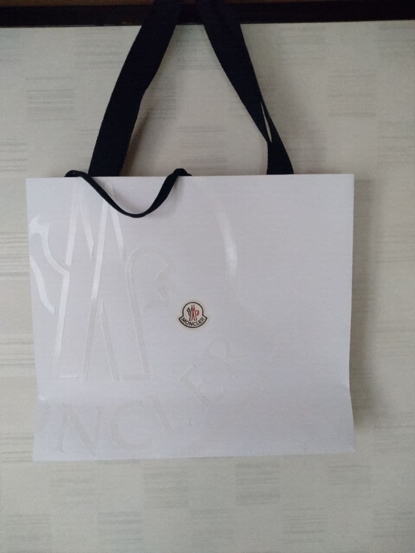 wiIIiさま専用モンクレール　ガーメントケース&ハンガー&ショップ袋＆薄紙