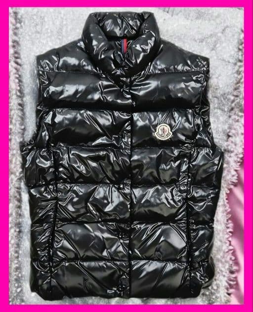 代理店タグ美品！胸元ぱっちりワッペンMONCLER ダウン ベスト モンクレール