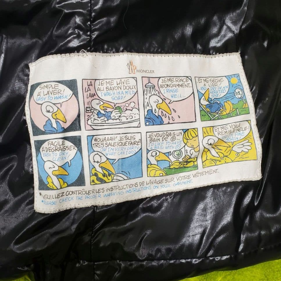 代理店タグ美品！胸元ぱっちりワッペンMONCLER ダウン ベスト モンクレール