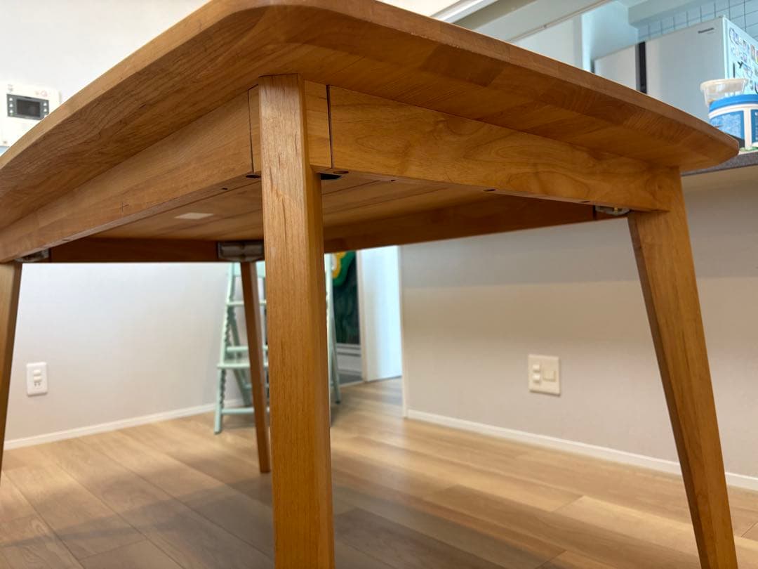 木製長方形ダイニングテーブル