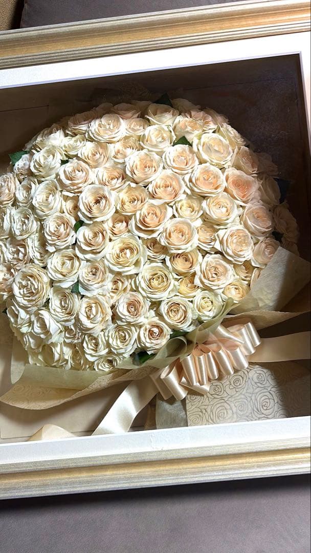 プリザーブドローズ ラウンドブーケ