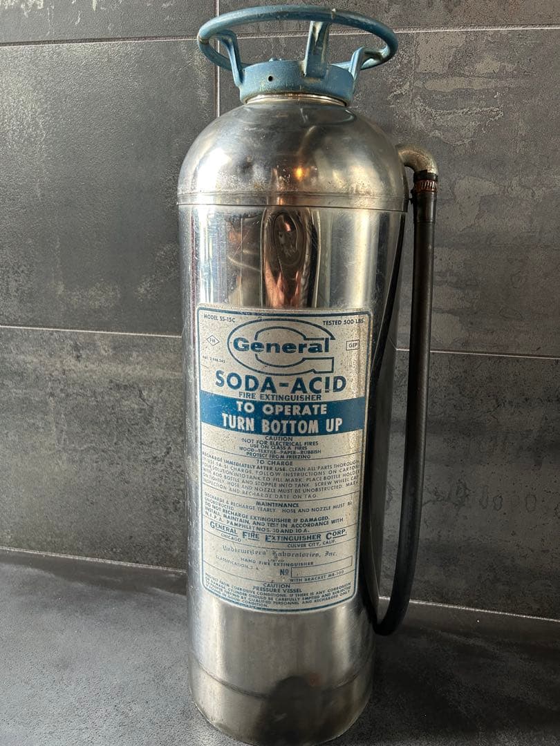 アメリカ　ヴィンテージ　消火器