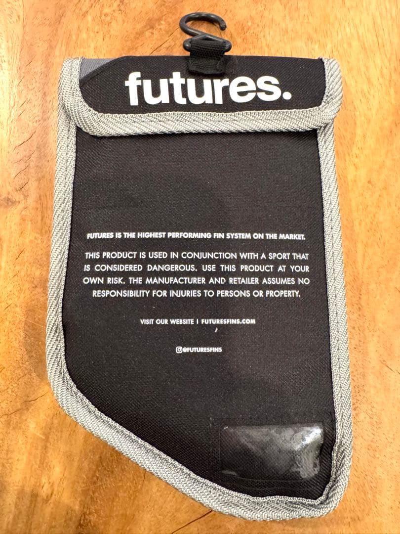 新品未使用futures Rob Machadoクアッドフィン フィンケース付
