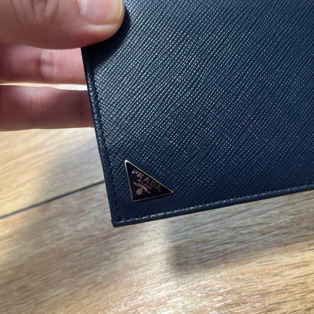 未使用　箱保証書付　PRADA 長財布　サフィアーノ　トライアングル　ネイビー
