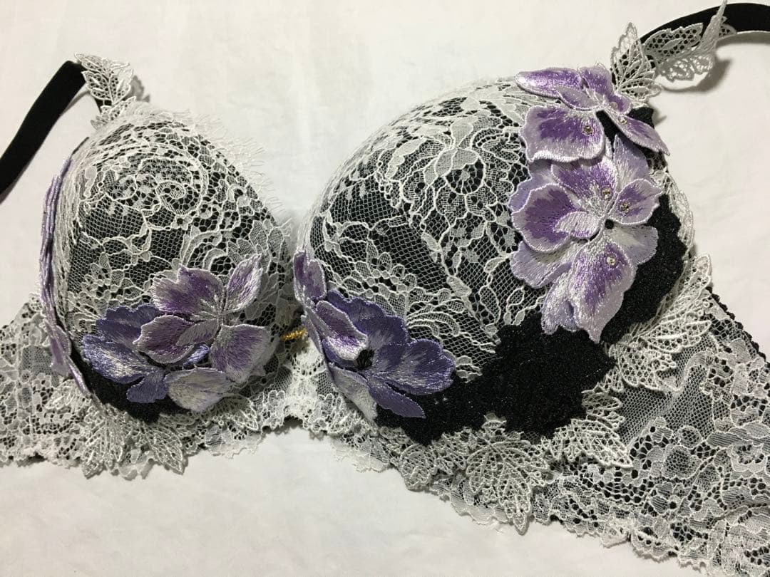 新品　ワコール　サルート 69G 店舗限定　ブラジャー G75 ショーツL