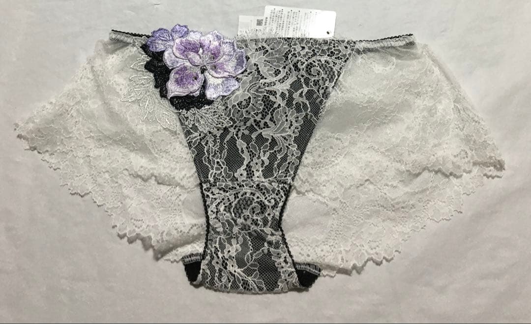 新品　ワコール　サルート 69G 店舗限定　ブラジャー G75 ショーツL