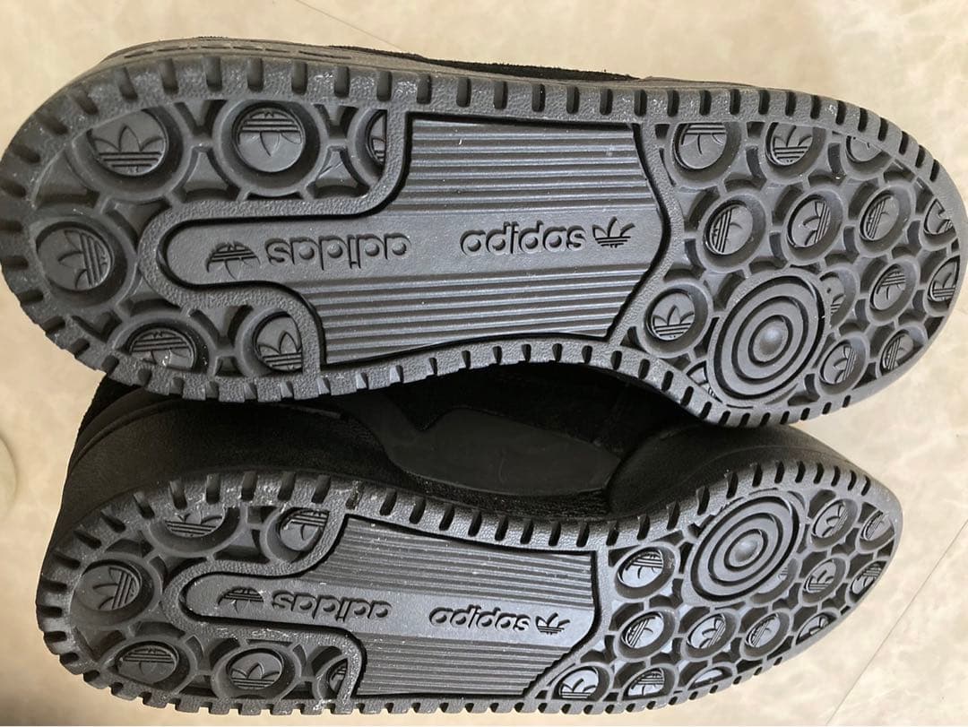 adidas（アディダス）スニーカー コアブラック 黒レディース 厚底　26.5