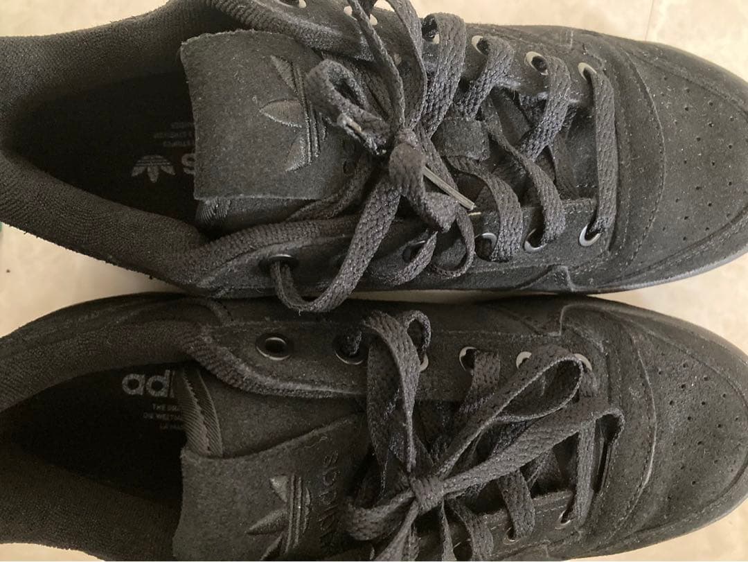 adidas（アディダス）スニーカー コアブラック 黒レディース 厚底　26.5