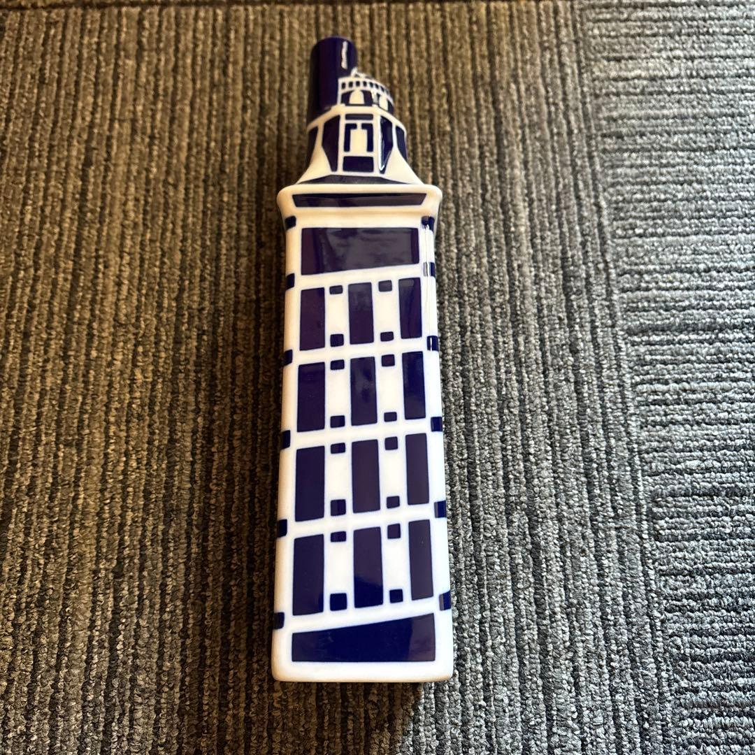 ビル型 陶器 置物 白と紺