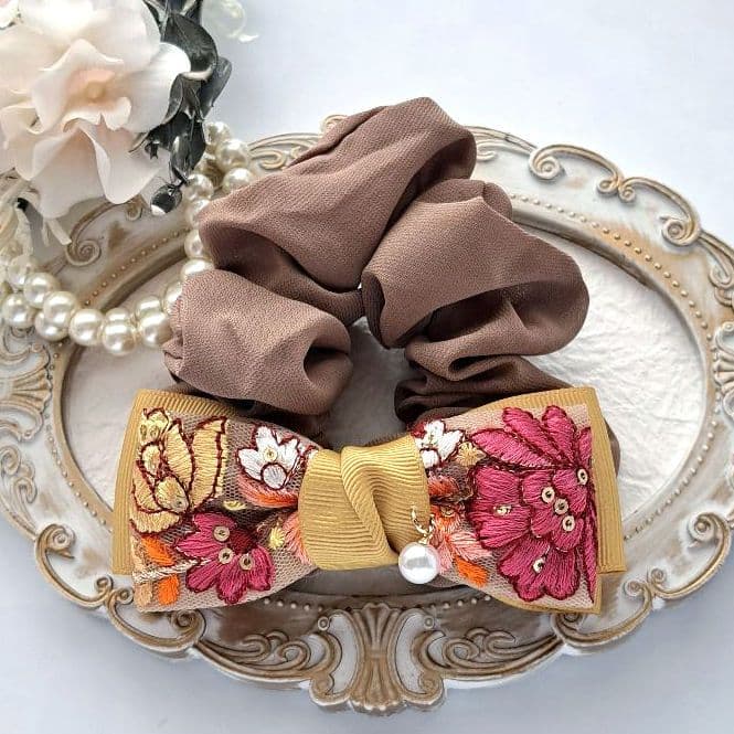 紅茶様お取引中⭐3305⭐❣️大人可愛い華やかアクセ❣️オリジナル✴インド刺繍