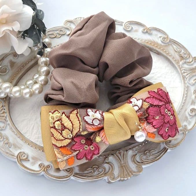 紅茶様お取引中⭐3305⭐❣️大人可愛い華やかアクセ❣️オリジナル✴インド刺繍