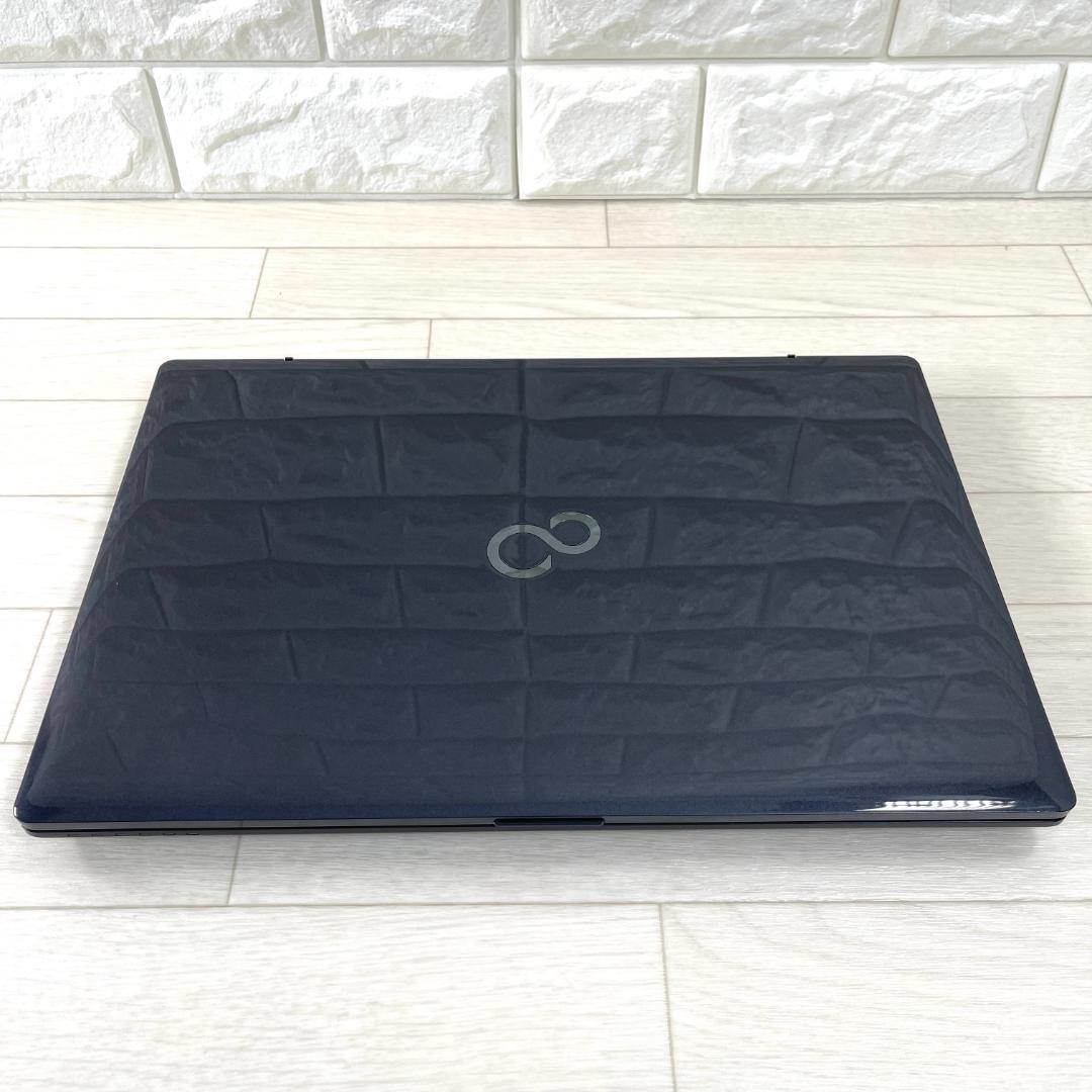 富士通 第8世代i7 新品SSD512＋HDD1T メモリ16 ノートパソコン.