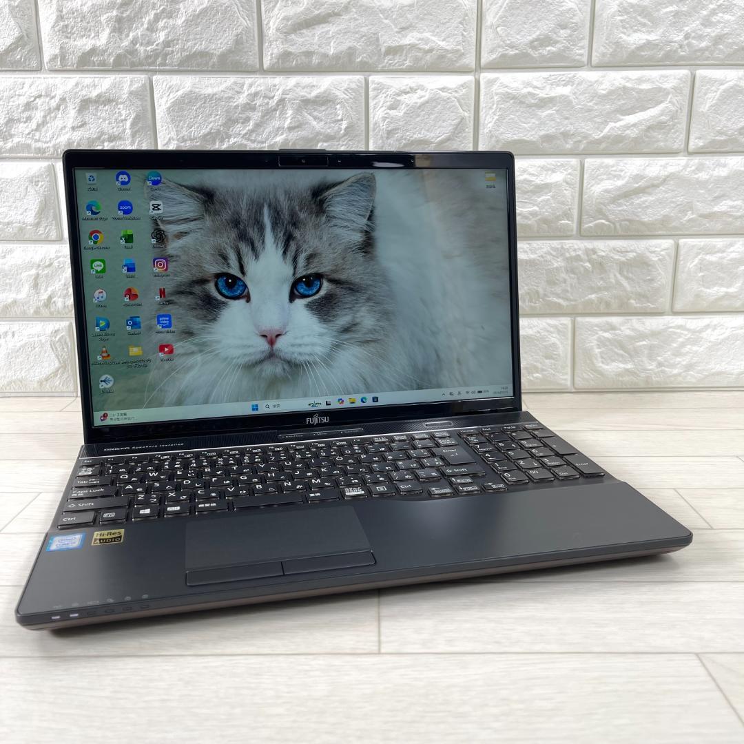 富士通 第8世代i7 新品SSD512＋HDD1T メモリ16 ノートパソコン.