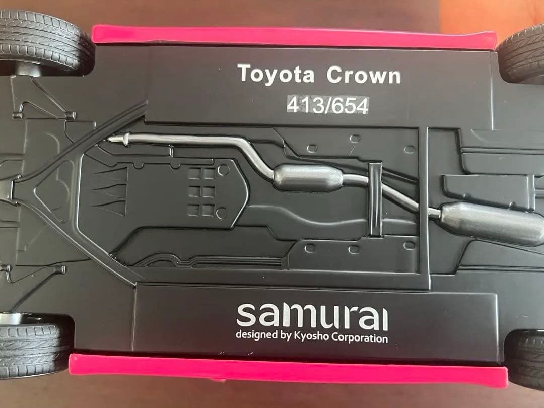 あのクラウンです　ピンクのクラウン　スケール 1/18　モデルカー　レプリカ