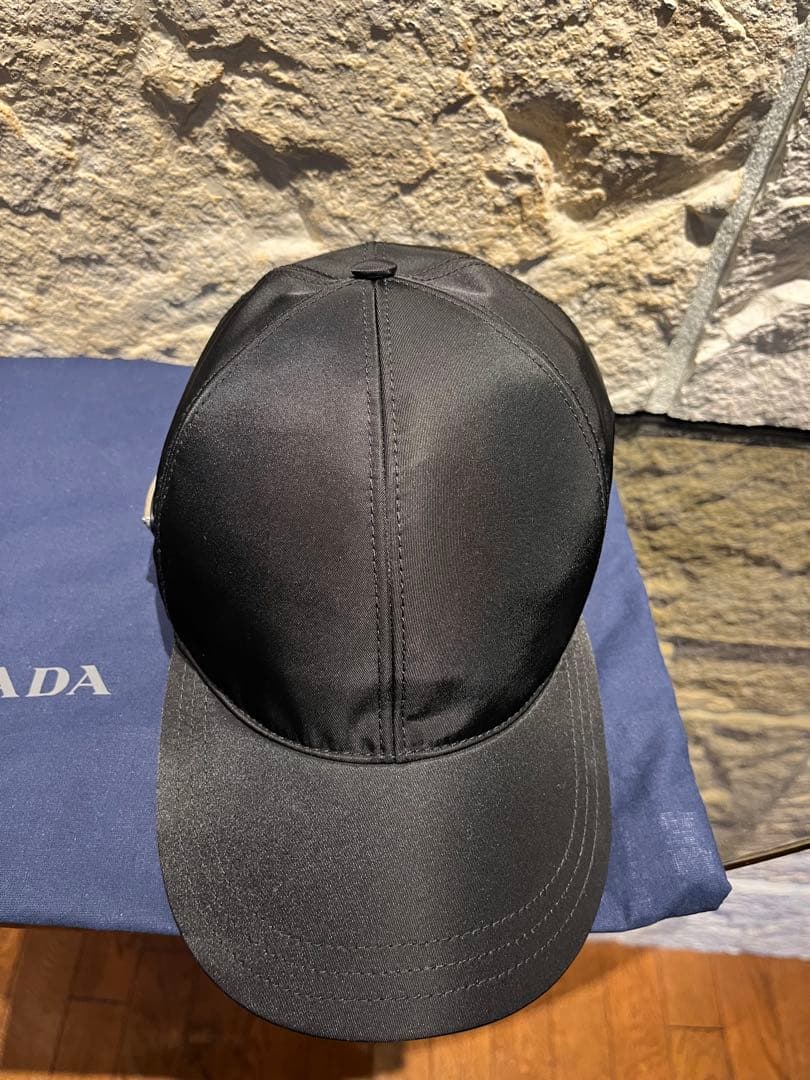 極美品PRADA ナイロンベースボールキャップ　ブラック　M