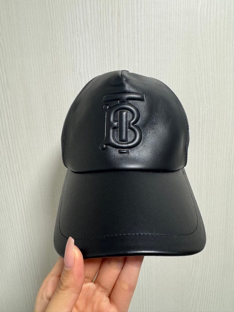 Burberry ブラック レザーキャップ S