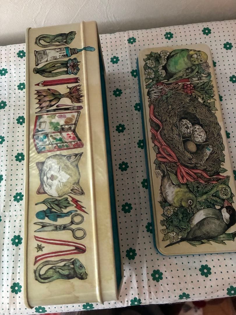 2016年ヒグチユウコ×ホルベインコラボ　植物と動物のイラストのお道具箱/缶