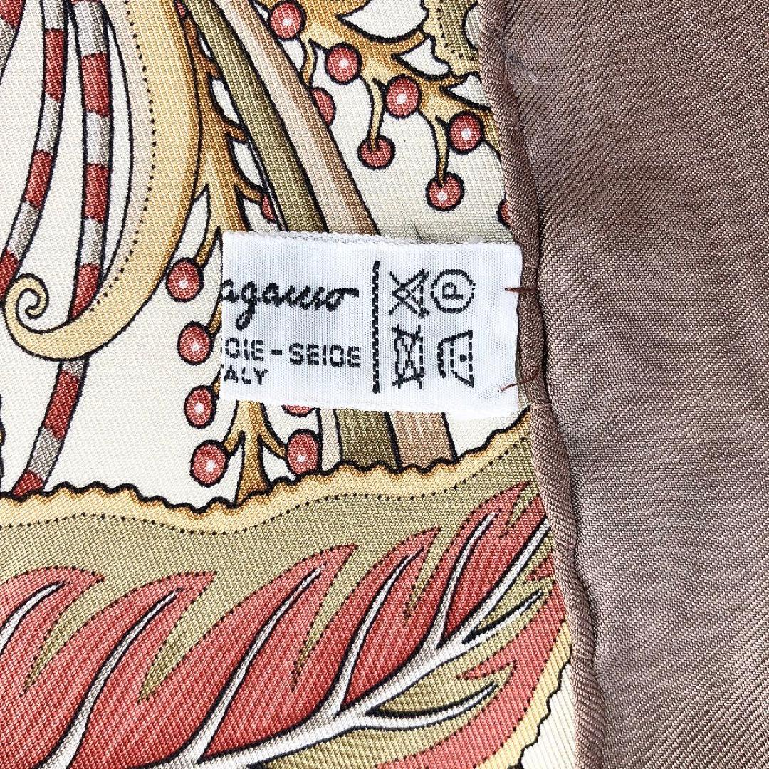 Ferragamo*フェラガモ　大判スカーフ　シルク100%　虎　猿　動物柄