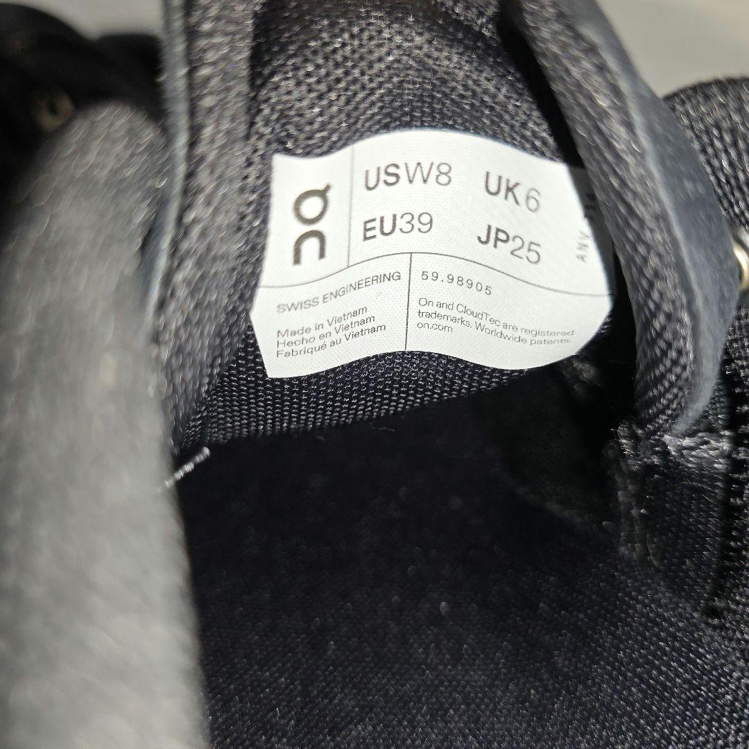 オン　On　クラウド5　ローカットスニーカー　黒　25cm