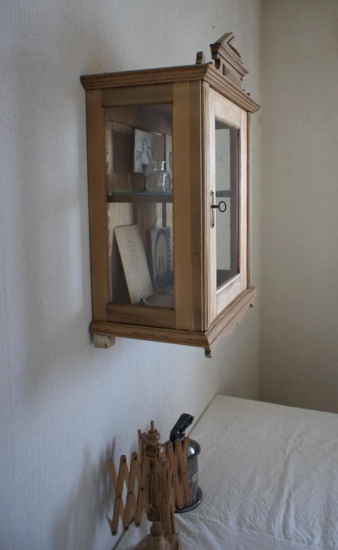 フランスアンティーク　飾り棚　キャビネット　ガラスケース　PARIS
