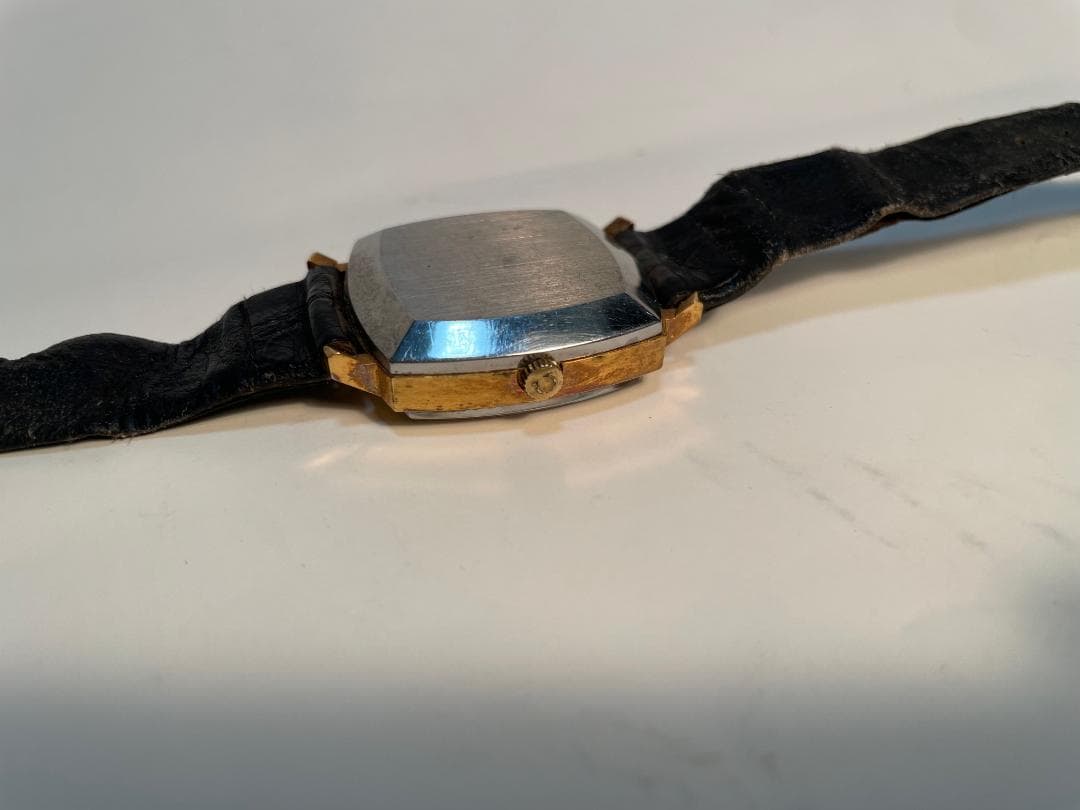 オメガ 手巻き アナログ時計 ゴールド