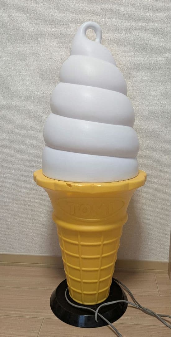 スジャータ TOMI レトロソフトクリーム看板（業務用・照明付き）93cm