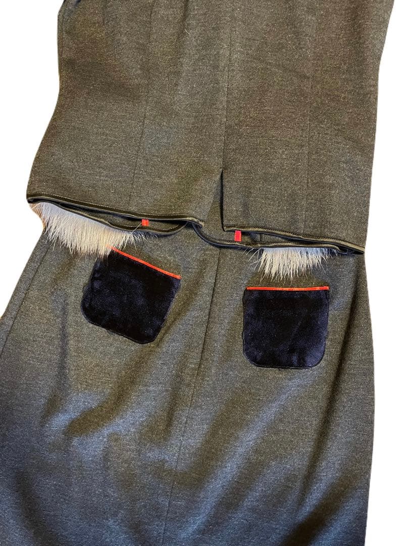 ファー付きダークグレー長袖スーツ上下　レジーナロマンティコ