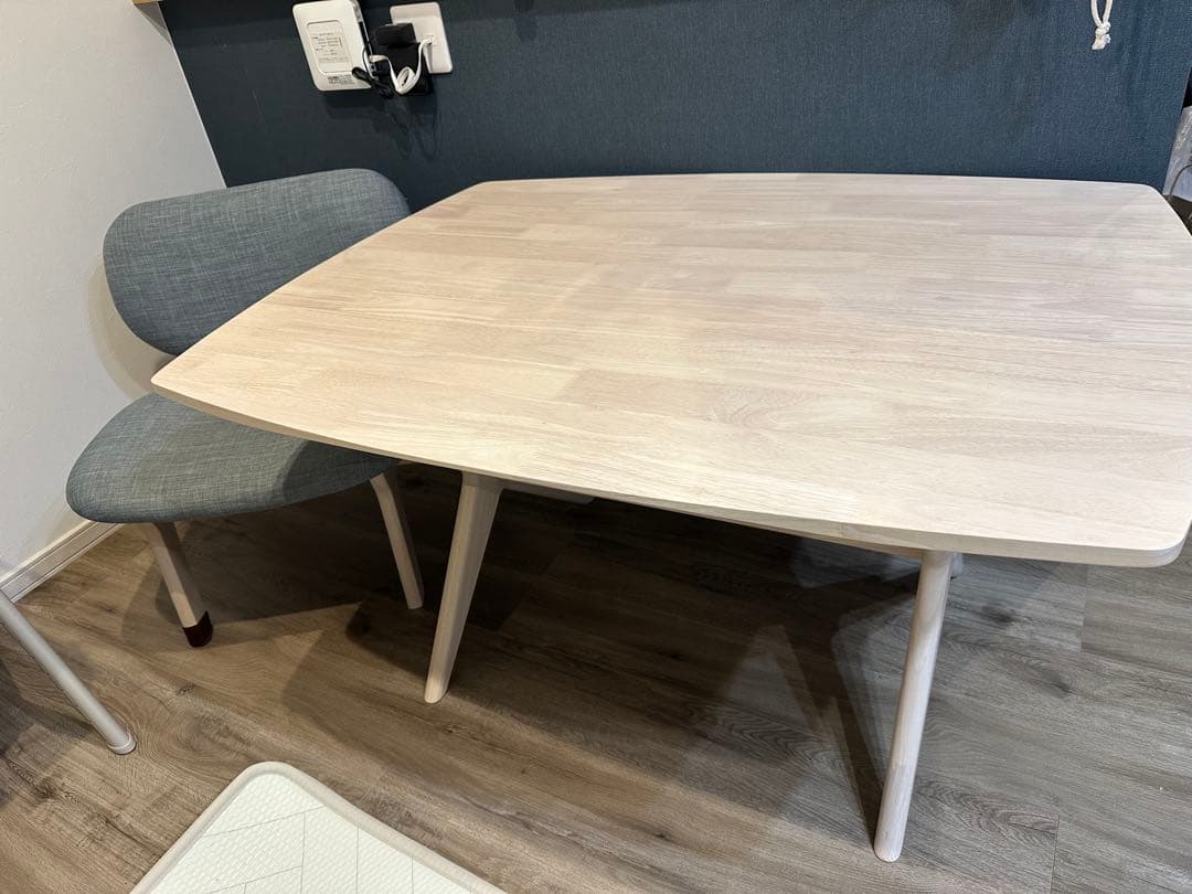 【ゆっちこりん様】ダイニングテーブル