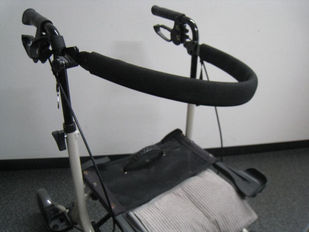 屋外用 四輪 歩行車 ショッピングターン 安寿 アロン化成 送料無料　③