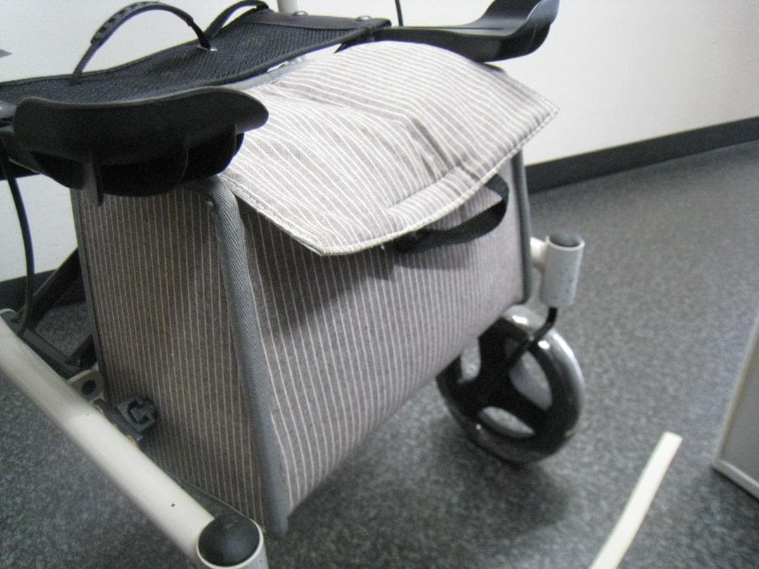 屋外用 四輪 歩行車 ショッピングターン 安寿 アロン化成 送料無料　③