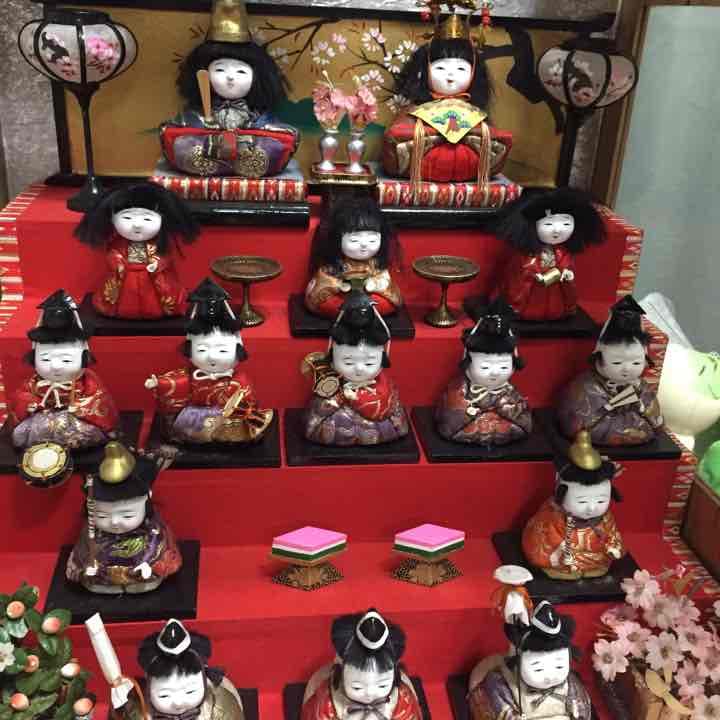 古いタイプの小さな豆雛です。お値下げいたします。
